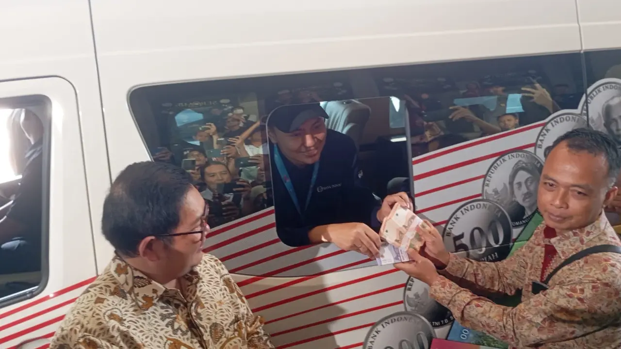 BI Jatim menyiapkan uang Rp 23 Triliun untuk Ramadan dan Idul Fitri di Jatim. (Dian Kurniawan/Liputan6.com)