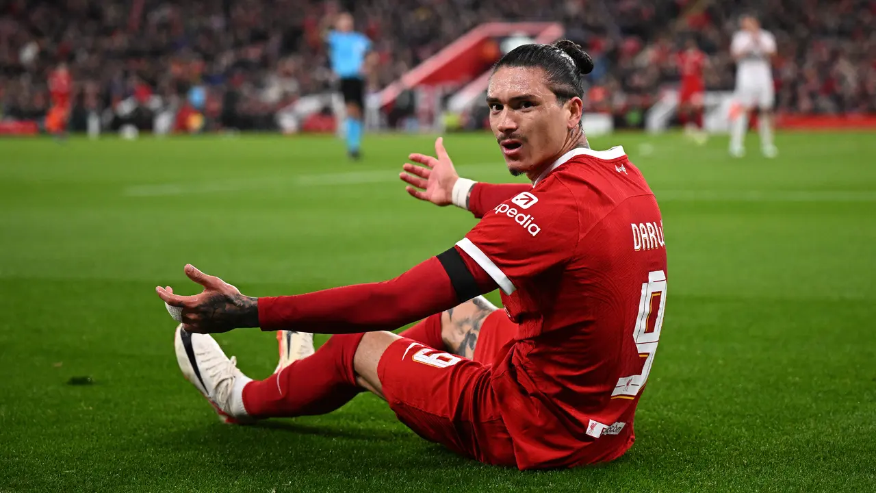 Darwin Nunez mencetak gol untuk Liverpool.