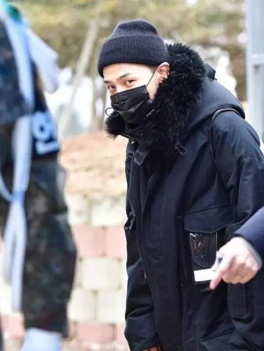 Sebelumnya diberitakan jika G-Dragon mendapatkan kiriman surat dari penggemar saat ia pergi wajib militer. (Foto: whatthekpop.com)