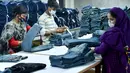 Aktivitas pekerja di pabrik garmen di Dhaka, Bangladesh (12/8/2020). Dari total pendapatan tersebut, data Biro Promosi Ekspor menunjukkan bahwa pendapatan Bangladesh dari produk garmen siap pakai, termasuk rajut dan tenun, mencapai 3,24 miliar dolar AS (1 dolar AS = Rp14.777). (Xinhua)