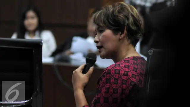 20160815- Ekspresi Jessica Saat Mendengar keterangan Saksi Ahli Psikologi-Jakarta- Johan Tallo