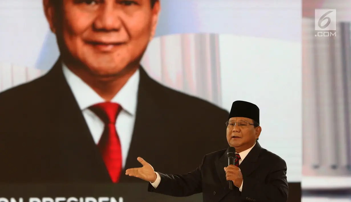 Capres nomor urut 02 Prabowo Subianto saat tanya jawab dalam debat keempat Pilpres 2019 yang diselenggarakan KPU di Hotel Shangri-La, Jakarta, Sabtu (30/3). Debat kali ini mengangkat tema tentang ideologi, pemerintahan, pertahanan dan keamanan, serta hubungan internasional. (Liputan6.com/JohanTallo)