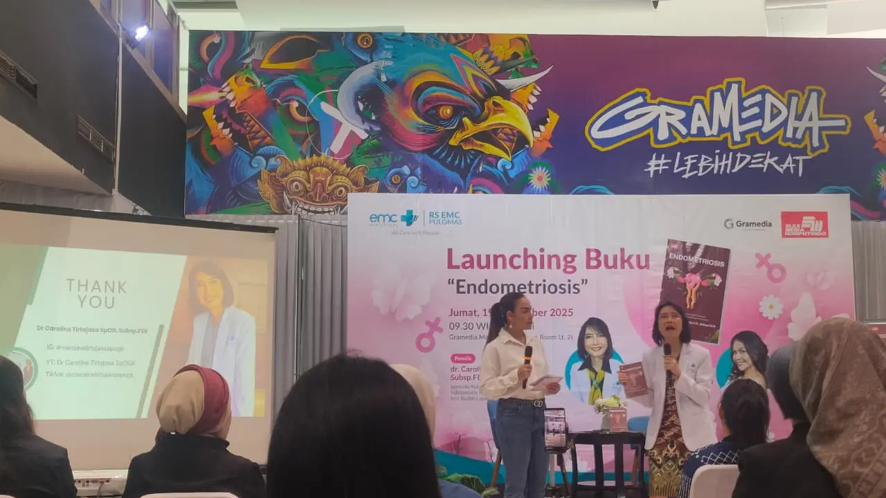 acara launching buku “Endometriosis” yang ditulis oleh Dokter Spesialis Kebidanan Kandungan, Subspesialis Fertiliti dan Hormon Reproduksi, Caroline Tirtajasa.