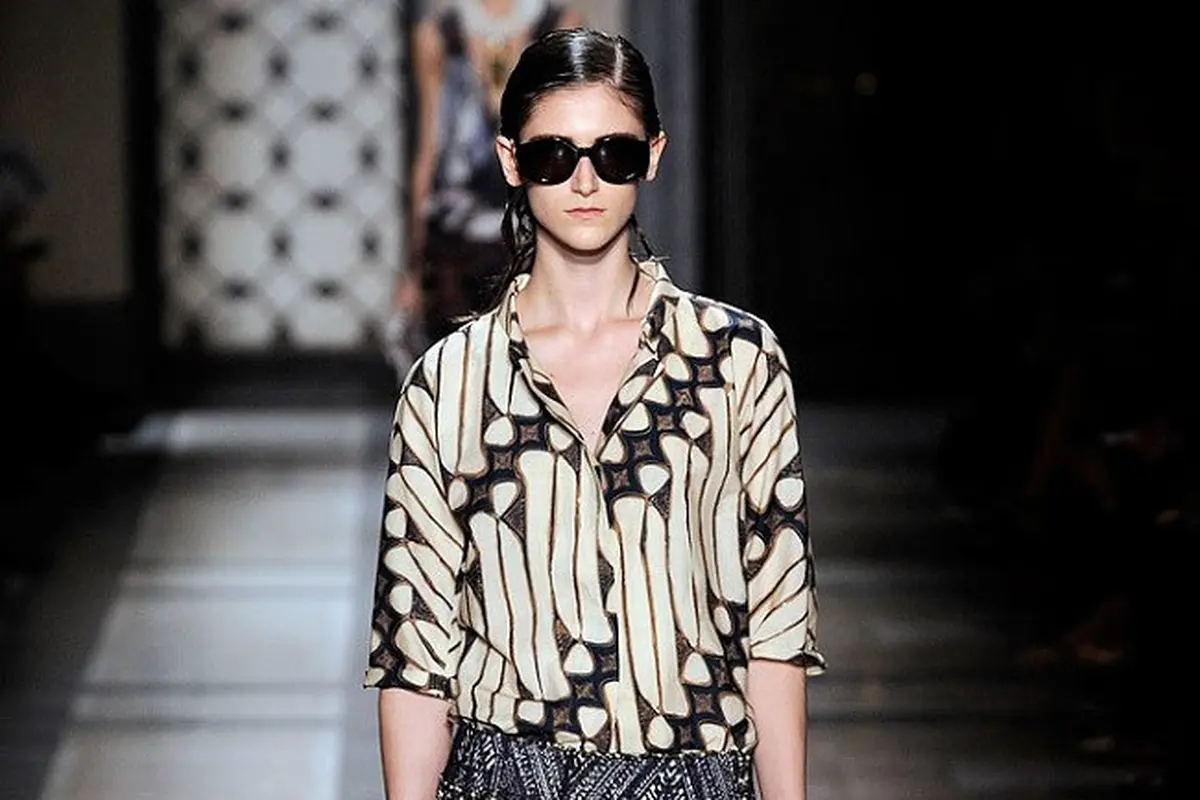 Desainer Dries Van Notenpernah meluncurkan koleksi batik. (Sumber Foto: Vogue)