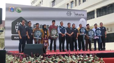 Gubernur DKI Jakarta Anies Baswedan meresmikan  33 tower rusunawa tersebut tersebar di empat wilayah kota administrasi Jakarta. (Liputan6.com/Winda Nelfira)