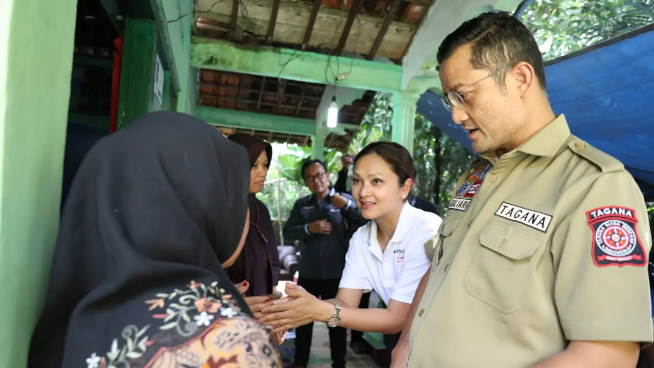 Mensos Juliari Kunjungi Keluarga Korban Siswa SMP Susur Sungai Sempor di Sleman