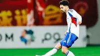 Aksi bek Timnas Indonesia, Sandy Walsh di Yokohama F. Marinos di musim 2024/2025. (Instagram/sandywalsh)