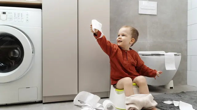 Cara Melatih Anak Toilet Training