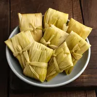 Ilustrasi lepet jagung/copyrightshutterstock/tyasindayanti