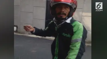 Sangkin tak sadar motor dan dompetnya juga ikut raib.