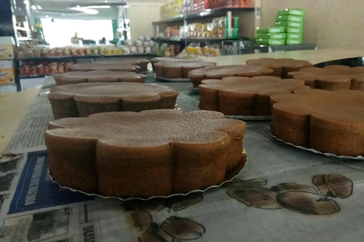 Bolu Kemojo Kelezatan Tradisional Pekanbaru yang Cocok Dijadikan Camilan