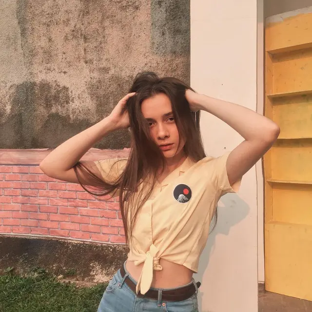 Dosma Hazenbosch (https://www.instagram.com/p/CJS6UNWFXH1/)