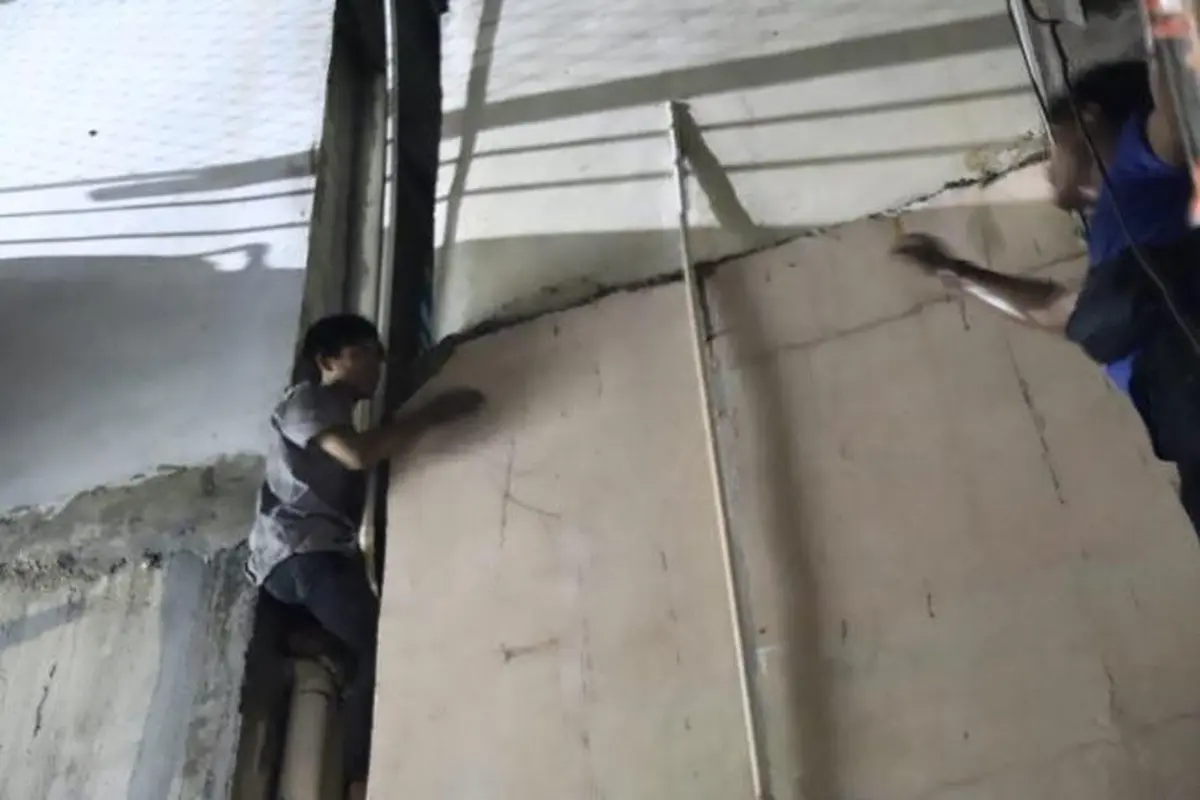 Kepepet, Pencuri di Batam Nekat Beraksi bak Spiderman