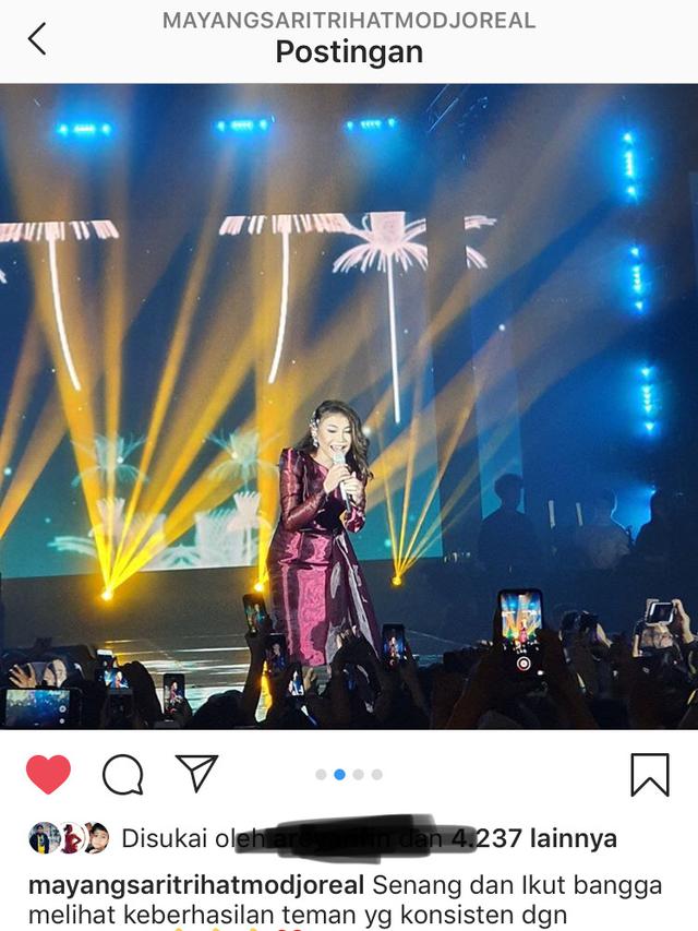 Mayangsari mengunggah foto konser Rossa. (Foto: Instagram @mayangsaritrihatmodjoreal)