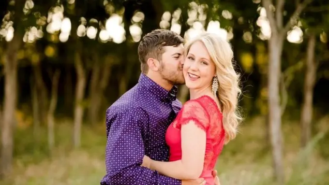 Sesi Foto Penuh Haru Untuk Mengenang Calon Suami yang Meninggal