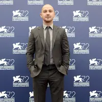 Shia LaBeouf memiliki penampilan baru yang lebih rapi, bahkan jauh lebih rapi dan terlalu rapi. (Bintang/EPA)