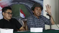 Sejarawan, JJ Rizal, saat berbicara dalam seminar "Dari Stadion VIJ menuju Stadion MH Thamrin" di Balai Kota, Jakarta, Jumat (15/2). Acara ini rangkaian dari Festival 125 Tahun MH Thamrin. (Bola.com/Yoppy Renato)