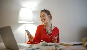 Ciri Kepribadian Orang yang Suka Upload Screenshot Chat, Apa Artinya?