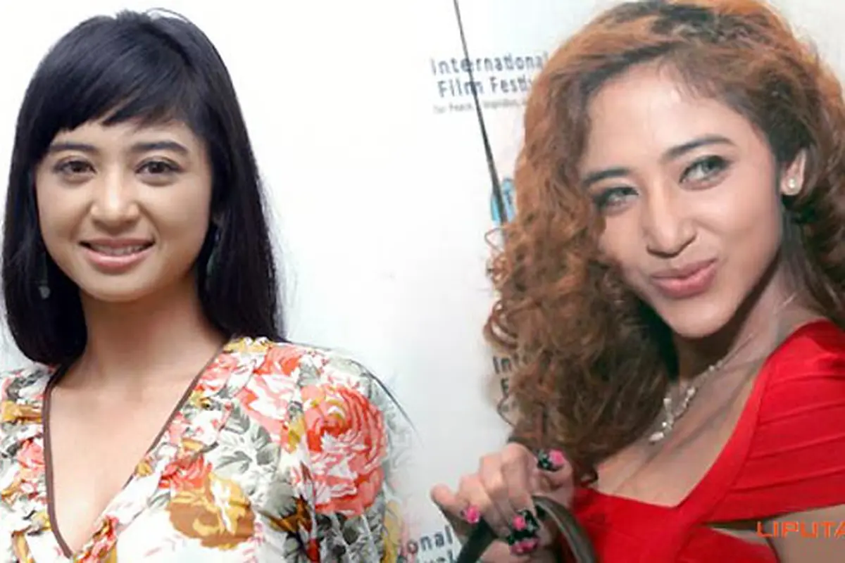 dewi-perssik121022b.jpg