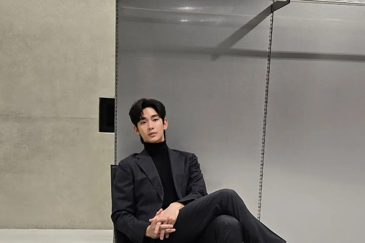 Netizen Korea Ancam Boikot Produk yang Kerja Sama dengan Kim Soo Hyun (credit: instagram/soohyun_k216)