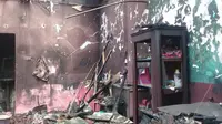 Api menghanguskan hampir seluruh bangunan klinik bersalin di Situbondo. (Istimewa)