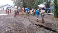 Sejumlah retakan dengan sepanjang hingga 300 meter muncul di Desa Danareja, Purwanegara, Banjarnegara usai diguyur hujan lebat. (Foto: Liputan6.com/BPBD Banjarnegara/Muhamad Ridlo)