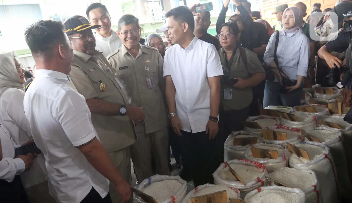 Pemprov Jakarta juga akan berupaya menjaga kestabilan harga bahan pangan. (Liputan6.com/Herman Zakharia)