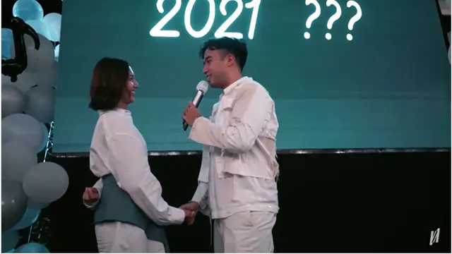 6 Momen Detik-Detik saat Vidi Aldiano Melamar Sheila Dara, Penuh Haru Bahagia