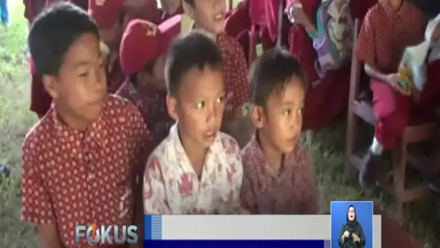 Dilanda Banjir, Siswa SD di Pasangkayu Belajar di Tenda Darurat