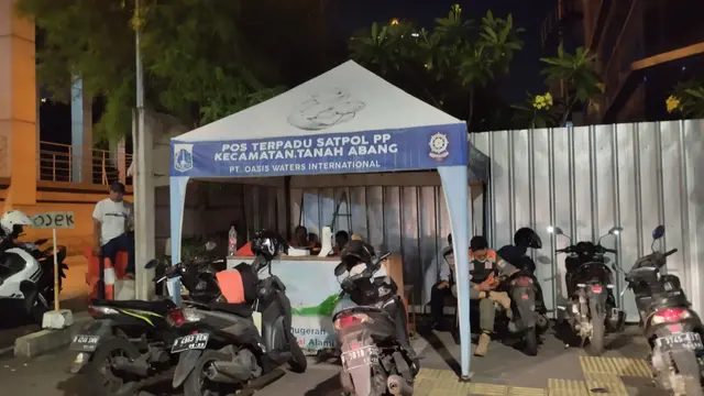 Satpol PP mendirikan pos terpadu di Dukuh Atas buntut fenomena remaja "SCBD" kerap nongkrong di kawasan tersebut