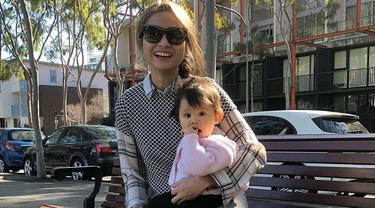 Tinggal Di Luar Negeri Ini Potret Acha Septriasa Dan 4 Artis Lainnya News Entertainment Fimela Com