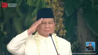 Baju Adat Presiden Prabowo Subianto saat Upacara 17 Agustus 2025, Berwarna Putih Gading dengan Kalung Bunga Melati