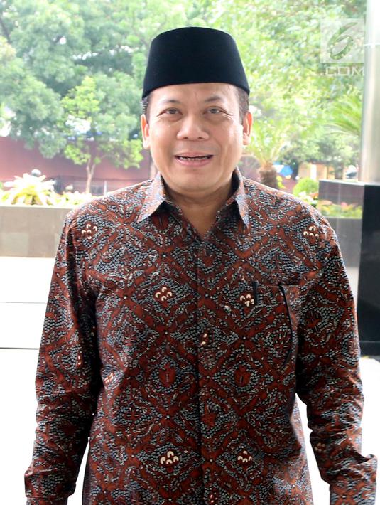 Wakil Ketua DPR Bidang Keuangan Taufik Kurniawan tiba di Gedung KPK, Jakarta, Jumat (2/11). Taufik diperiksa sebagai tersangka terkait dugaan suap Rp 3,6 miliar dalam pengurusan DAK Kabupaten Kebumen TA 2016. (Merdeka.com/Dwi Narwoko)