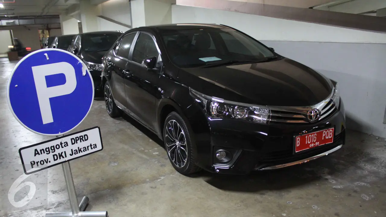 20150903-Ahok Hadiahi Anggota DPRD DKI Mobil Mewah-Jakarta
