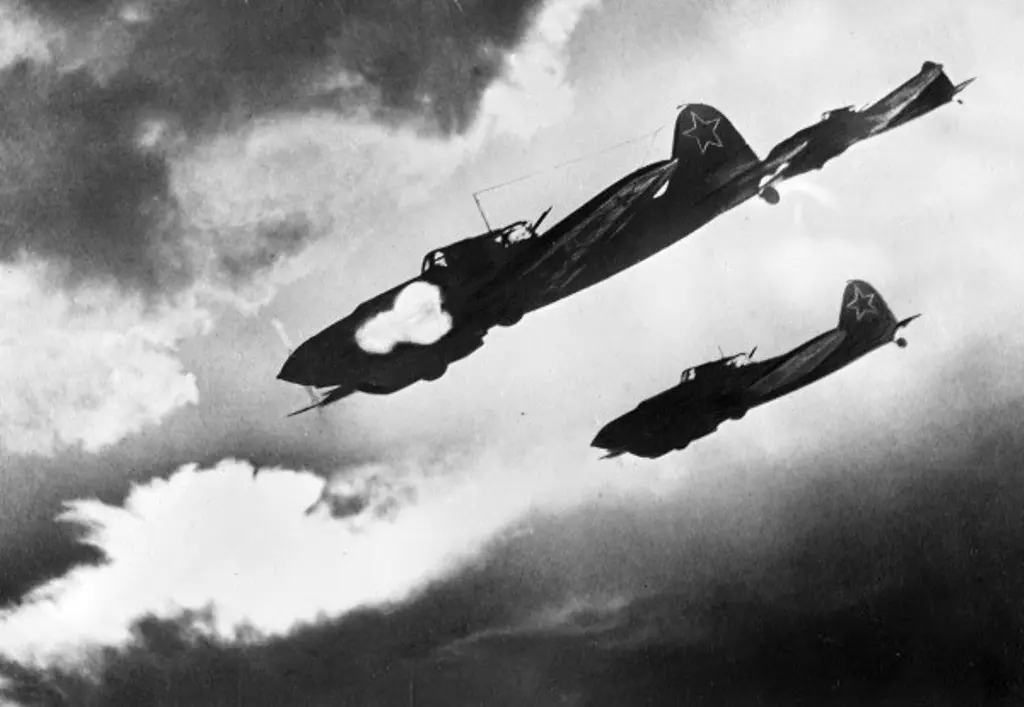 Armada jet tempur Soviet yang dikerahkan dalam Pertempuran Kursk (Wikimedia Commons/RIA Novosti)