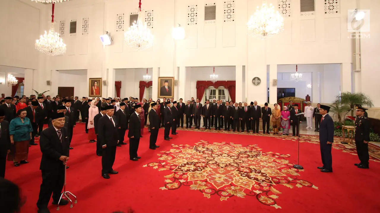 Presiden Jokowi Anugerahkan Tanda Kehormatan