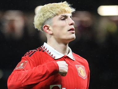 Argentina tak pernah habis memunculkan para pemain muda bertalenta dari masa ke masa. Pada musim 2022/2023 ada beberapa pemain muda asal Argentina yang telah dipercaya membela klub elite Eropa meski sama sekali belum pernah bermain bersama Timnas Argentina di level senior. Dengan penampilan apik bersam klub yang dibela di Eropa, empat pemain berikut berpeluang melakukan debut bareng Timnas Argentina senior setelah dipanggil pelatih Lionel Scaloni untuk menghadapi dua laga persahabatan bertajuk FIFA Matchday kontra Panama dan Curacao pada 24 dan 29 Maret 2023 mendatang. (AFP/Lindsey Parnaby)