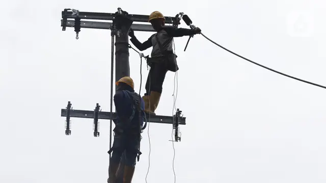 PLN Terus Upayakan Penyambungan Kabel Listrik yang Putus Akibat Gempa Cianjur