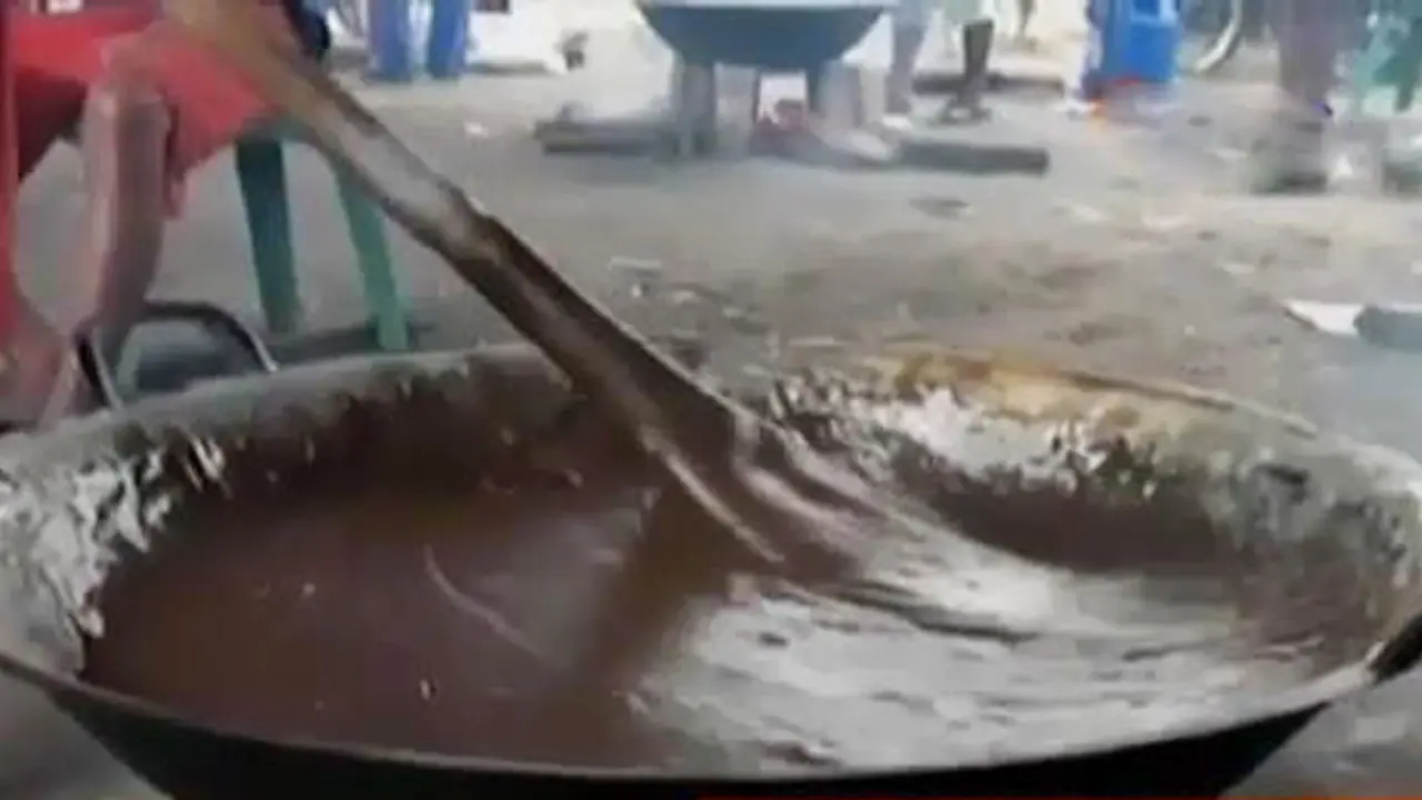 Kos-kosan Terbakar hingga Serunya Tradisi Dodol Bergema