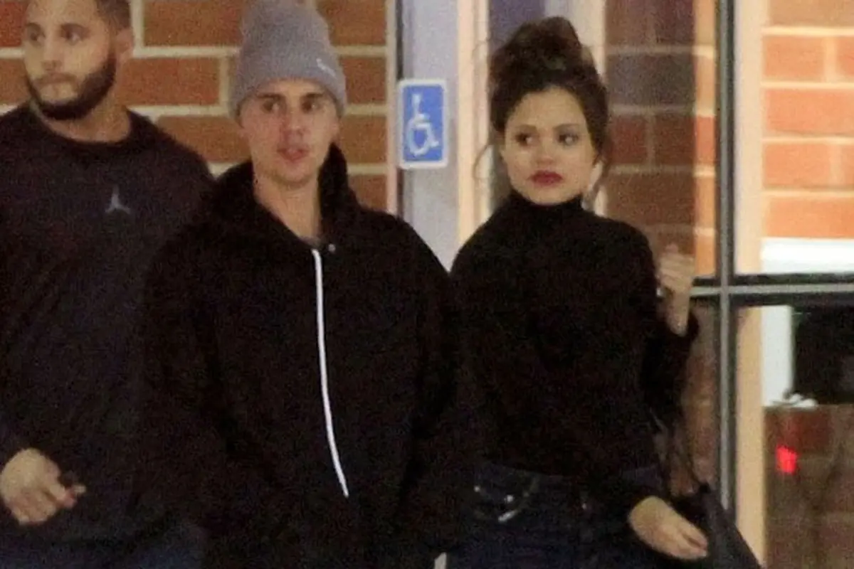 Justin Bieber dan Sarah Jeffery
