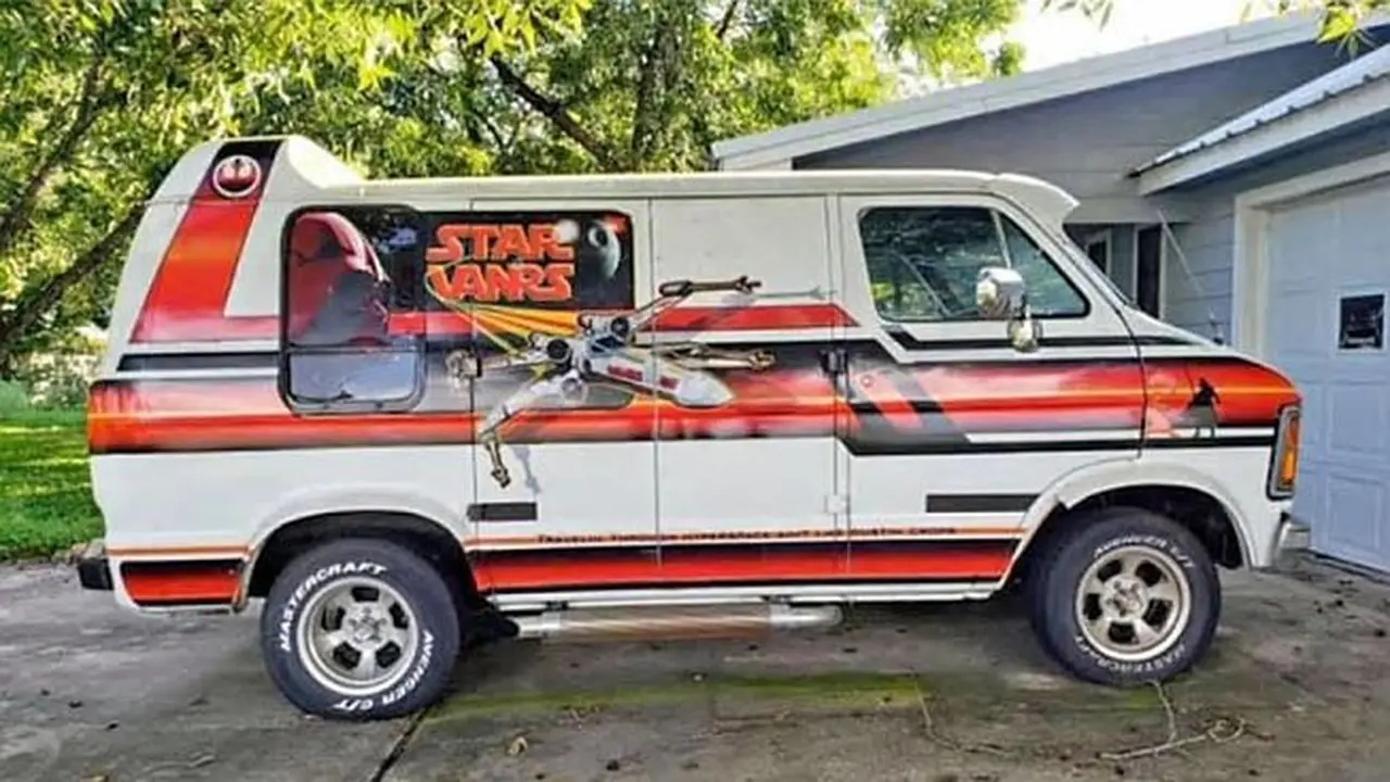 Dodge Van 1979  bertemakan Star Wars