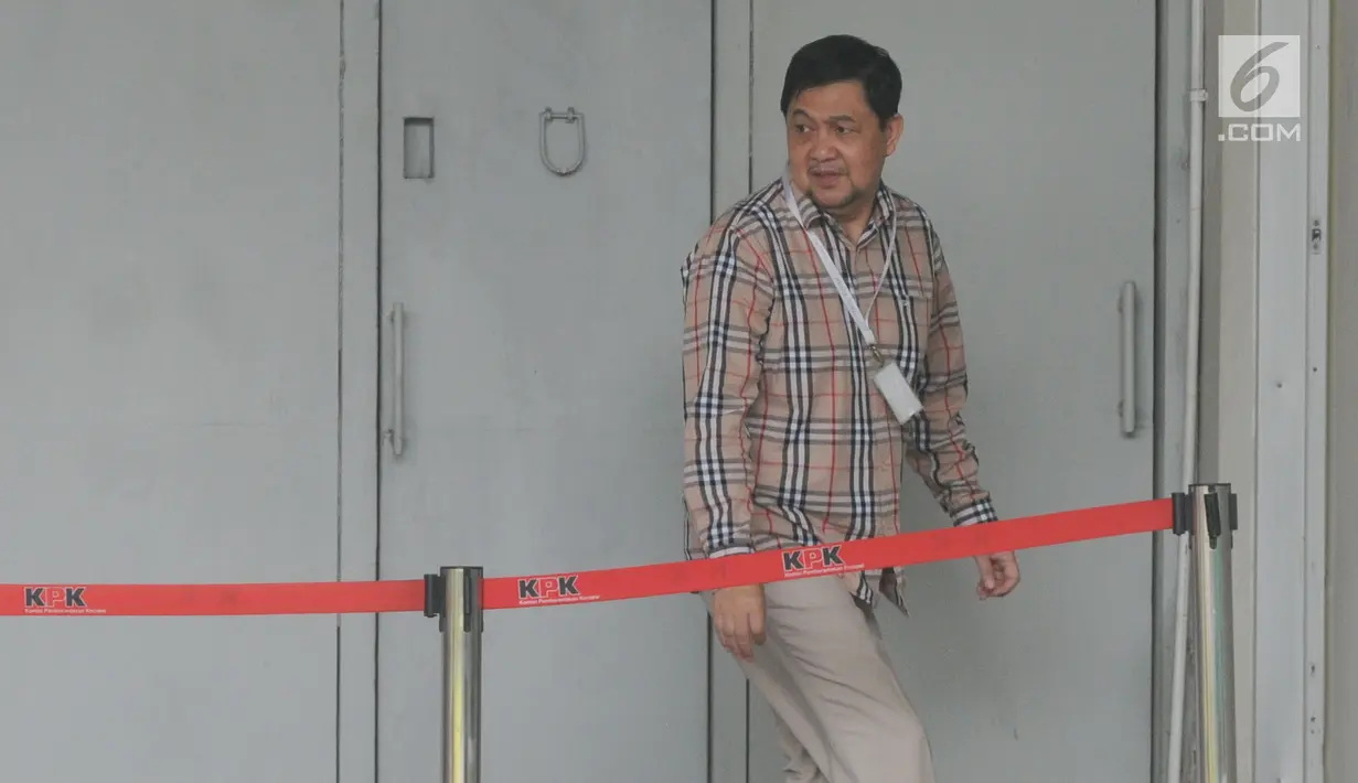 Ahmad Yani Pengacara Syafruddin Arsyad Tumenggung usai mengunjungi Rutan Kelas I Jakarta Timur, Cabang Rutan KPK, Jakarta, Selasa (9/7/2019). Mantan Ketua BPPN Syafruddin Arsyad Tumenggung dihukum terkait kasus dugaan korupsi SKL BLBI. (merdeka.com/Dwi Narwoko)