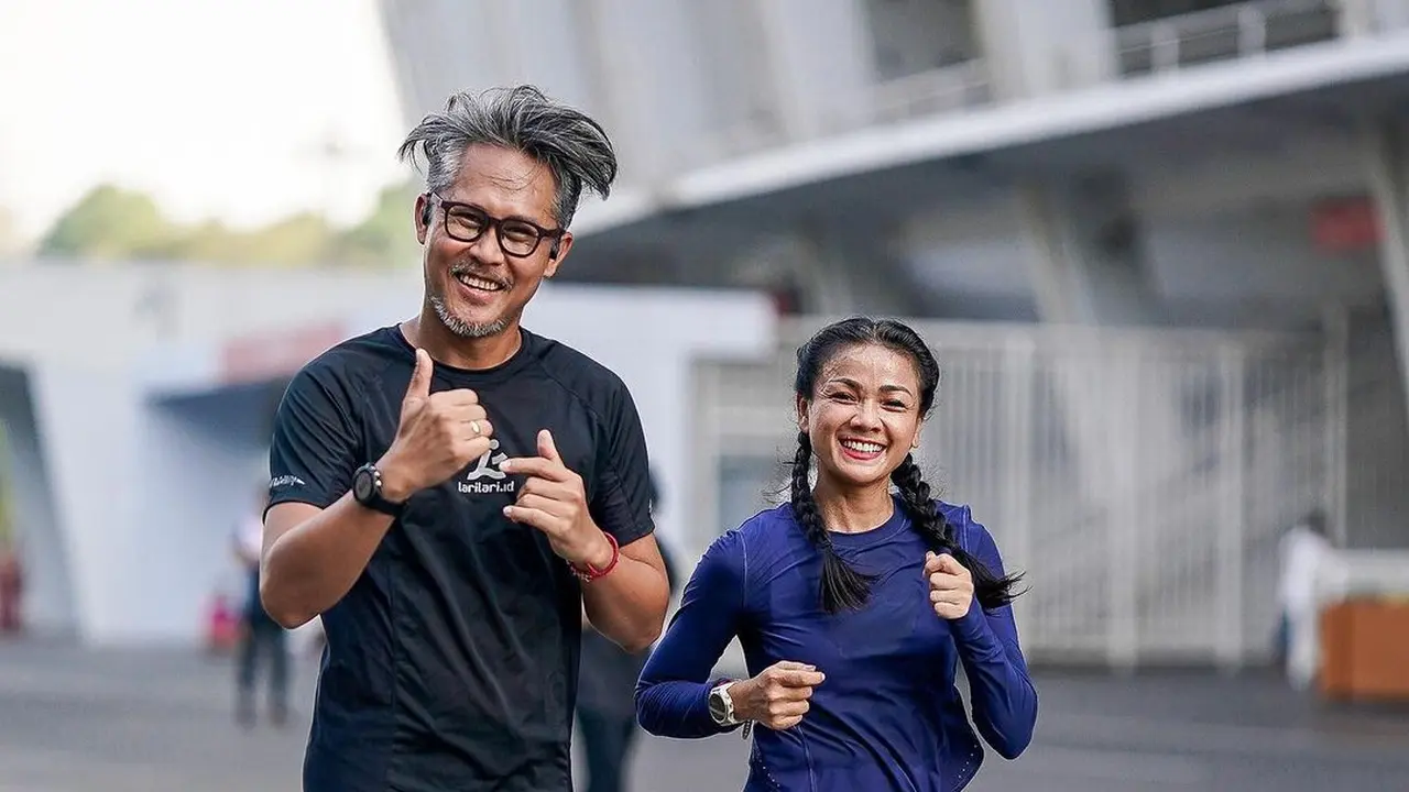 Nirina Zubir dan Ernest Cokelat. [Foto: Instagram/nirinazubir_]