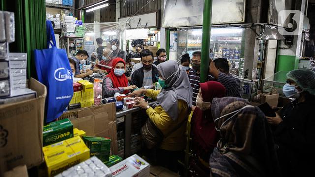 Penjualan Vitamin dan Alkes di Pasar Pramuka Meningkat