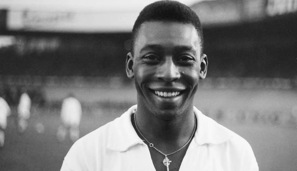 <p>Di level klub, Pele yang semasa aktif bermain tercatat hanya membela dua klub hingga ia pensiun pada 1977, yaitu Santos dan New York Cosmos, pernah mencetak total 127 gol selama setahun pada 1959, meski tak ada bukti konkret atas raihan tersebut. (AFP)</p>