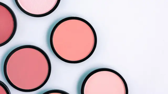 Anti Gagal, Begini Tips Menggunakan Blush On yang Nggak Bikin Wajah Menor untuk Pemula
