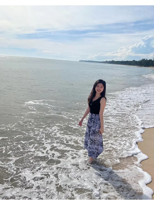 6 Potret Felicia Tissue Nikmati Self Healing, Asyik Main ke Pantai hingga Belanja