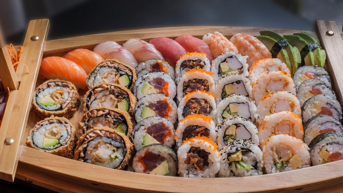 6 Resep Inari Sushi Praktis &amp; Lezat untuk Dicoba di Rumah