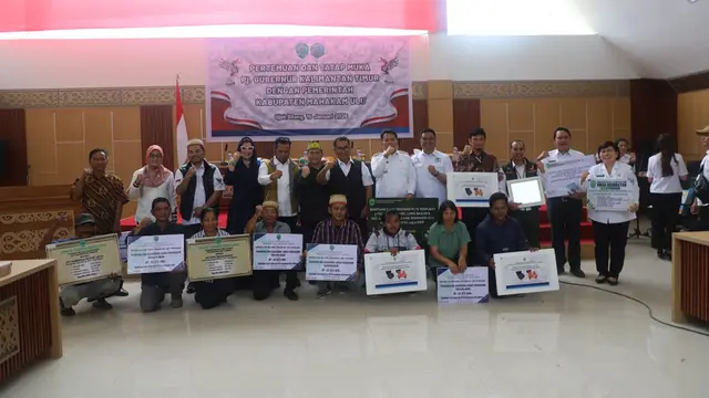 Kunjungi Mahakam Ulu, Pj Gubernur Kaltim Semangati Generasi Muda dan Salurkan Berbagai Bantuan