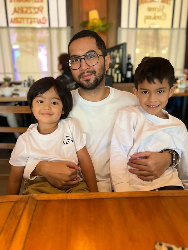 [Fimela] Revalina S Temat